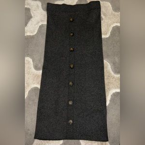 Very comfy midi ribbed knit pencil skirt!